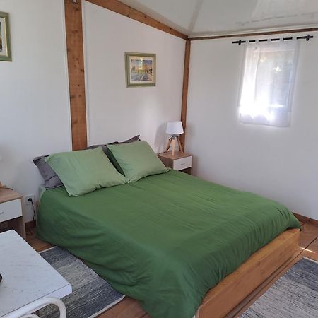Chambre Basilic 2P, 2 Nuits Max, Dans Petit Chalet 6Km Du Festival De Piano De La Roque D'Antheron Rognes エクステリア 写真