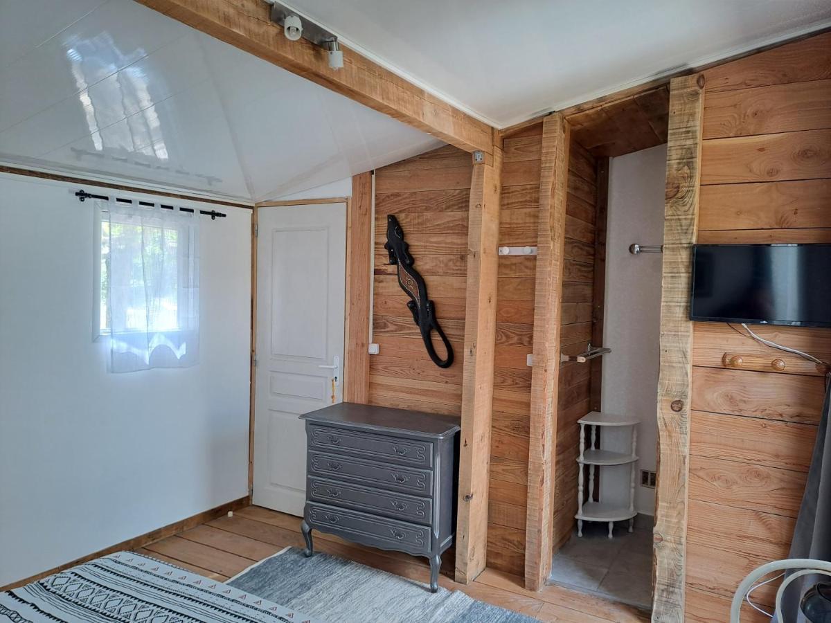 Chambre Basilic 2P, 2 Nuits Max, Dans Petit Chalet 6Km Du Festival De Piano De La Roque D'Antheron Rognes エクステリア 写真