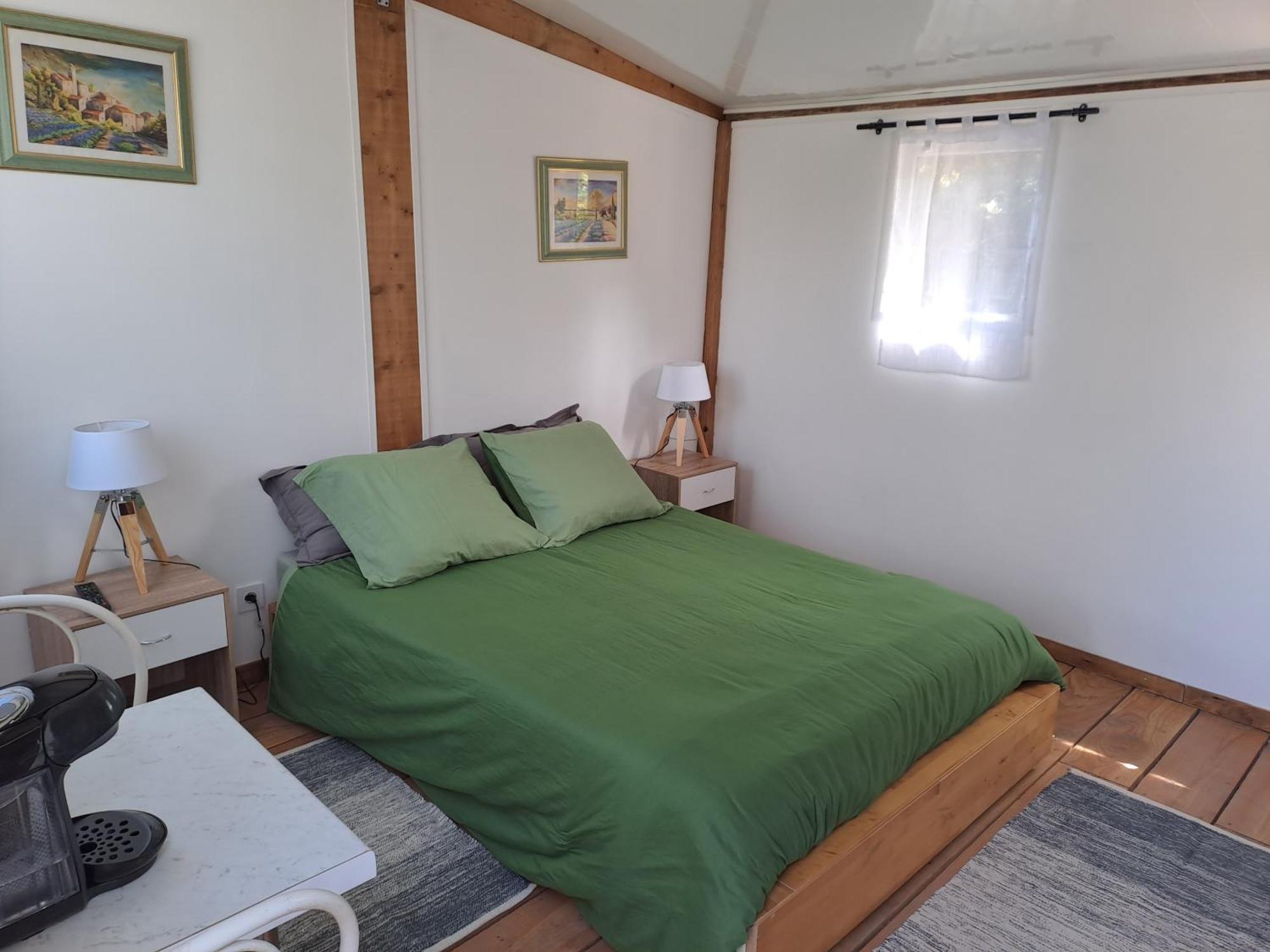 Chambre Basilic 2P, 2 Nuits Max, Dans Petit Chalet 6Km Du Festival De Piano De La Roque D'Antheron Rognes エクステリア 写真